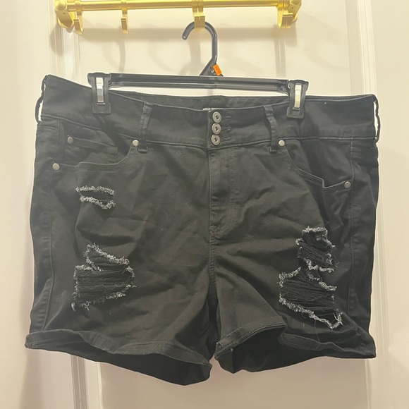 Black ripped/distressed jeans shorts - Picture 1 of 3